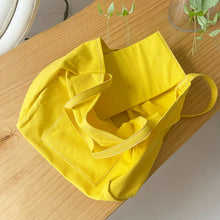 Load image into Gallery viewer, Trendy straw bag with bohemian woven design