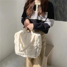 Load image into Gallery viewer, Go-To puffer padded small tote bag with quilted design - MELLIROSE