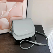 Load image into Gallery viewer, Standing Out Saddle Crossbody Bag