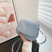 Load image into Gallery viewer, Standing Out Saddle Crossbody Bag
