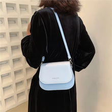 Load image into Gallery viewer, Standing Out Saddle Crossbody Bag with sleek and stylish design - MELLIROSE