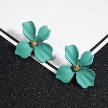 Load image into Gallery viewer, Fresh & Sweet Flower Studs - MELLIROSE