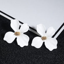 Load image into Gallery viewer, Fresh & Sweet Flower Studs - MELLIROSE