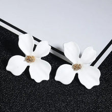 Load image into Gallery viewer, Fresh & Sweet Flower Studs - MELLIROSE