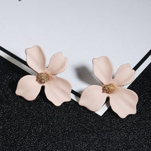 Load image into Gallery viewer, Fresh & Sweet Flower Studs - MELLIROSE
