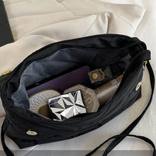 Load image into Gallery viewer, Chained Cotton Padded Quilt Purse
