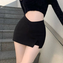 Load image into Gallery viewer, Black split mini skirt for women - MELLIROSE
