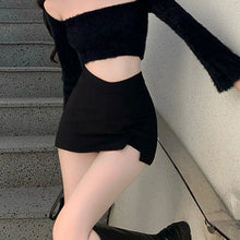 Load image into Gallery viewer, Black split mini skirt for women - MELLIROSE
