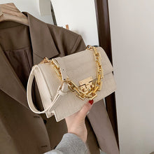 Load image into Gallery viewer, All About Chains Handbag
