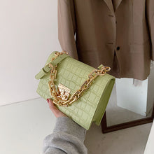 Load image into Gallery viewer, All About Chains Handbag
